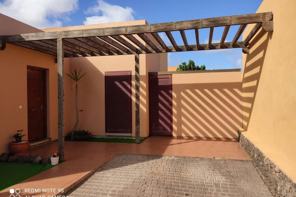 Casa Pitaya, acogedora, con piscina, fibra óptica Vila La Oliva Exterior foto