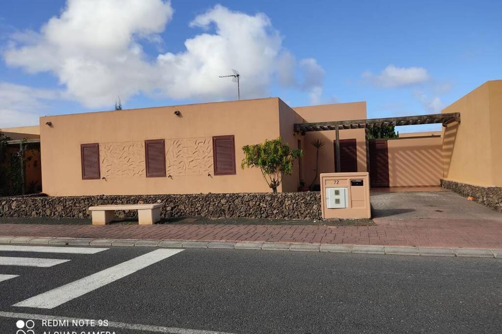 Casa Pitaya, acogedora, con piscina, fibra óptica Vila La Oliva Exterior foto